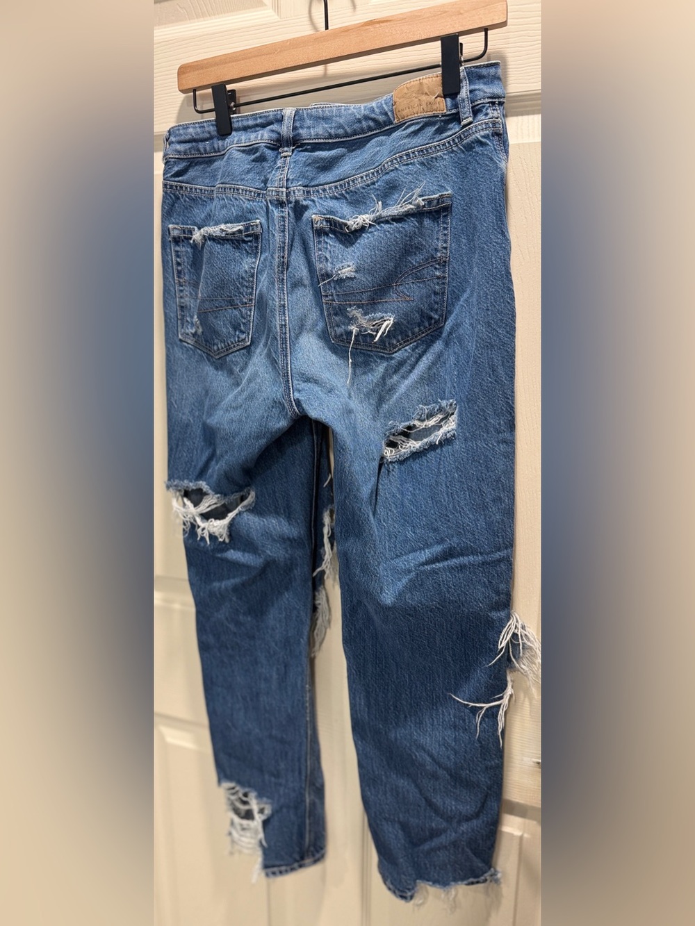 American Eagle Mom Jeans Size 6 Regular | Distressed Ripped Light Wash Denim | - Picture 9 of 13